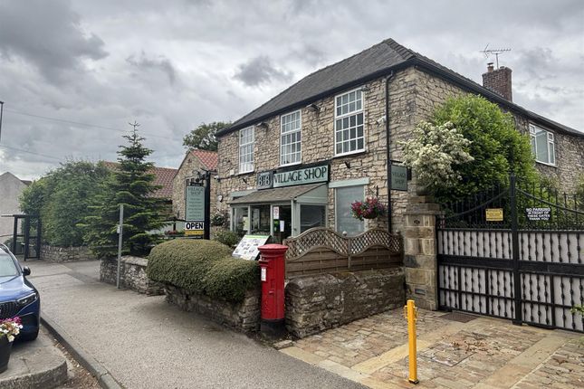 8 bed property, in House LS25, £860,000