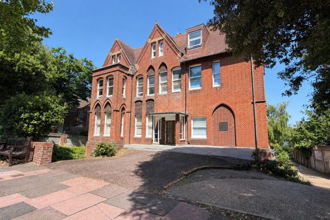 3 bed property, in St. Johns Road, £220,000