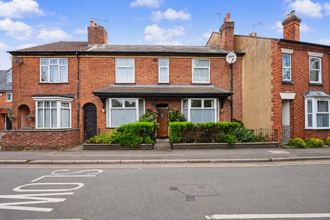 3 bed property, in Lower Hillmorton Road, £225,000