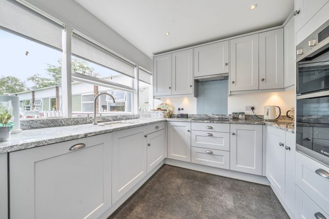 3 bed property, in Parkleys, £700,000