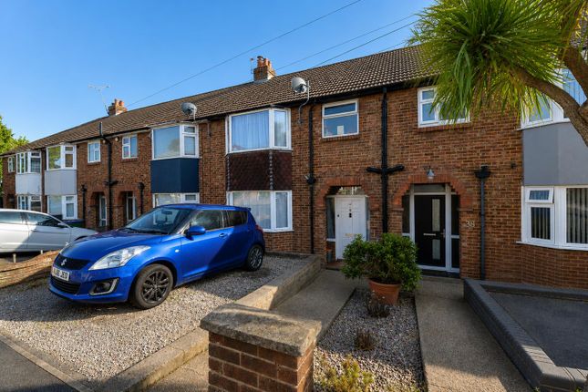 3 bed property, in Elmhurst Road, £280,000