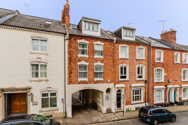 3 bed property, in Hazelwood Road, £220,000