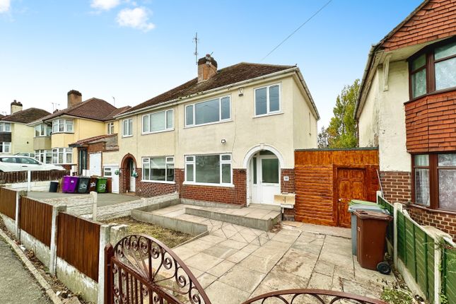 3 bed property, in Mount Road, £240,000