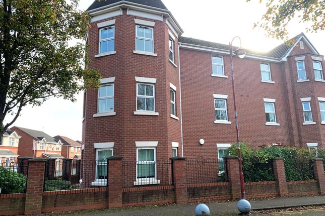 2 bed property, in Etruria Court, £105,000