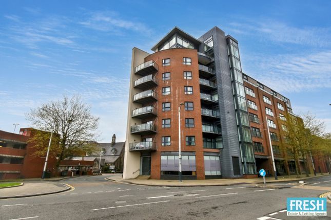 2 bed property, in Princess Way, £139,000