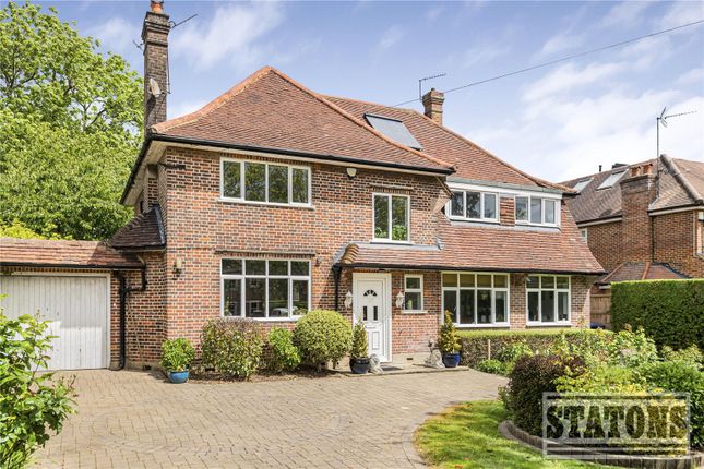 5 bed property, in Mymms Drive, £2,150,000