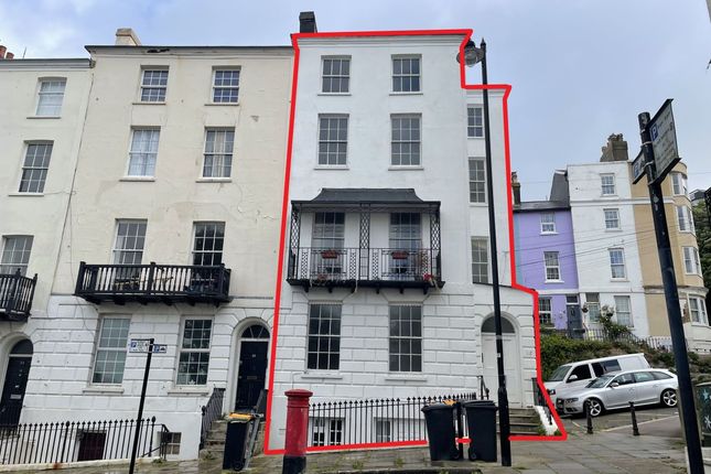 5 bed property, in 22 Wellington Square, £700,000