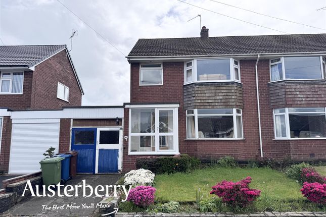 3 bed property, in Hollies Drive, £210,000