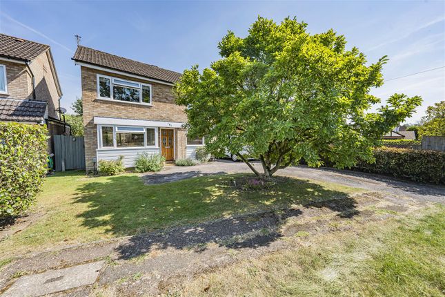 3 bed property, in Park Street Lane, £695,000