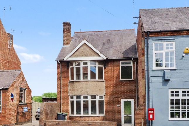 3 bed property, in 44(A) Loscoe Road, £65,000