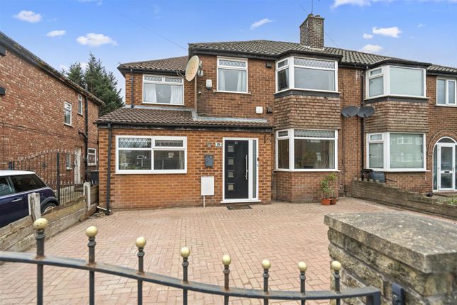 4 bed property, in Greenacre Lane, £425,000