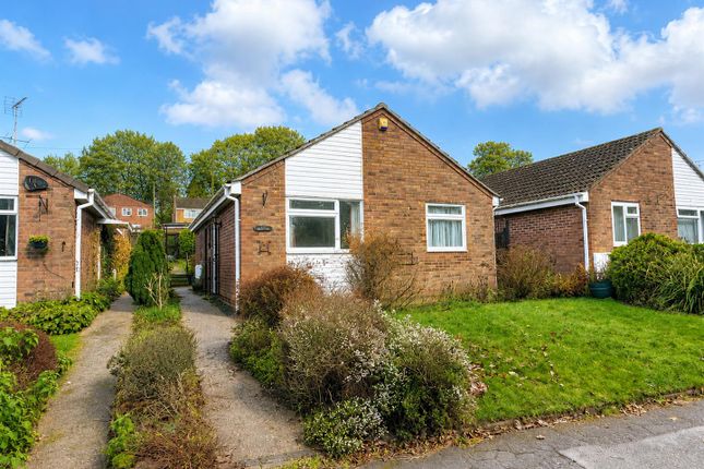 2 bed property, in Court Road, £295,000