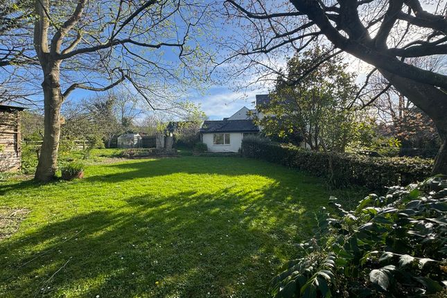 3 bed property, in Valley Lane, £475,000