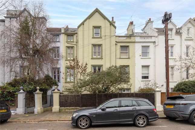 1 bed property, in Peterborough Villas, £475,000