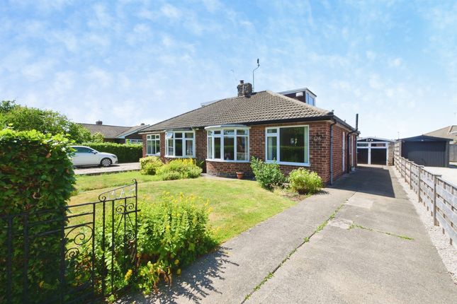 2 bed property, in New Lane, £180,000