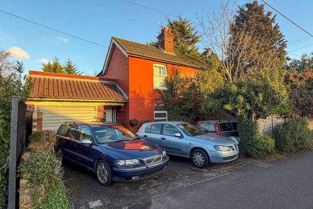 5 bed property, in Ashurst Road, £550,000
