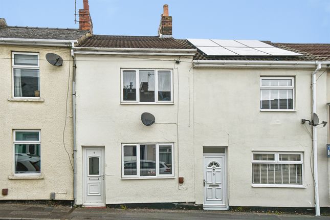 2 bed property, in Stanley Street, £200,000