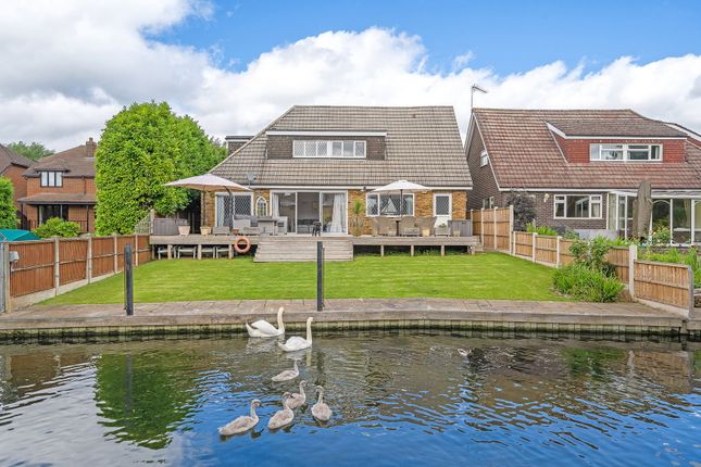 4 bed property, in Hythe End Road, £850,000