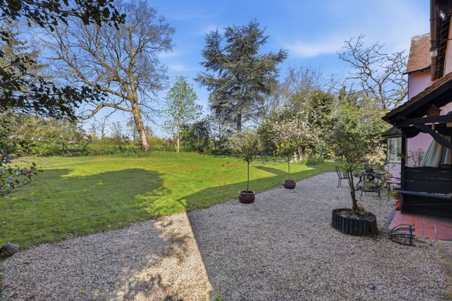 4 bed property, in Rays Farm Lane, £1,100,000