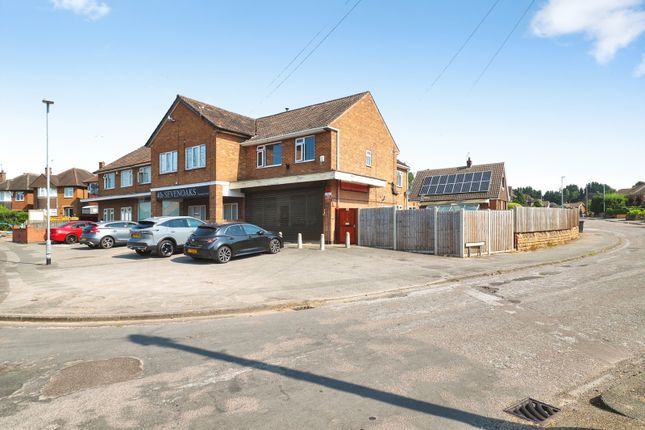 3 bed property, in Seven Oaks Crescent, £365,000