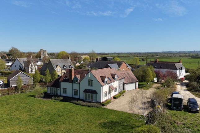 4 bed property, in Shrivenham Road, £880,000