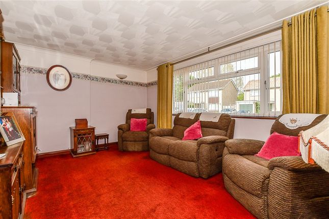 3 bed property, in Eastwell Close, £450,000