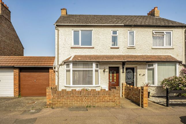 3 bed property, in Chantry Road, £325,000