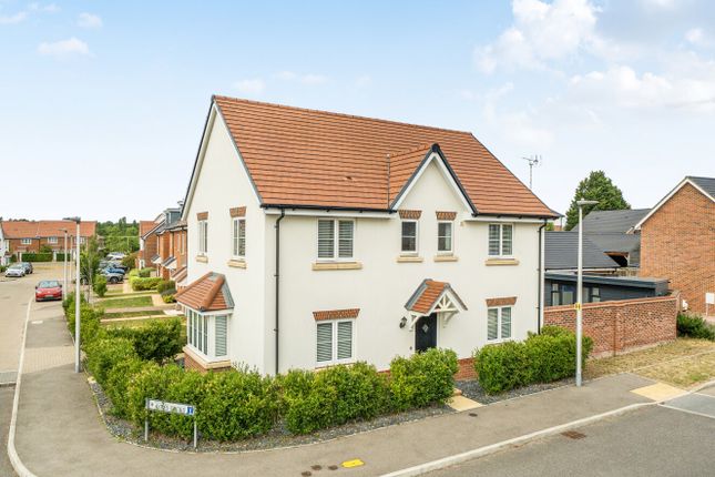 4 bed property, in Lockhart Drive, £735,000