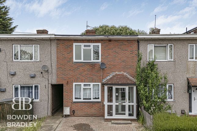 2 bed property, in Burrow Road, £350,000