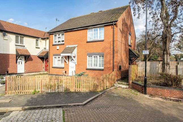 2 bed property, in Allhallows Road, £410,000