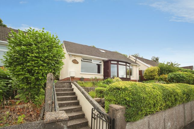 2 bed property, in The Oaks, £325,000