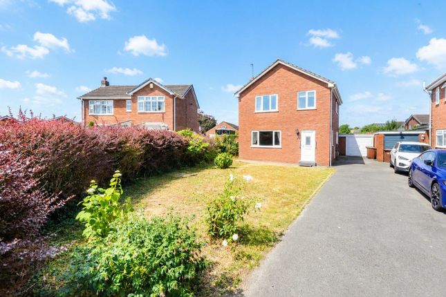 3 bed property, in Newfield Avenue, £250,000