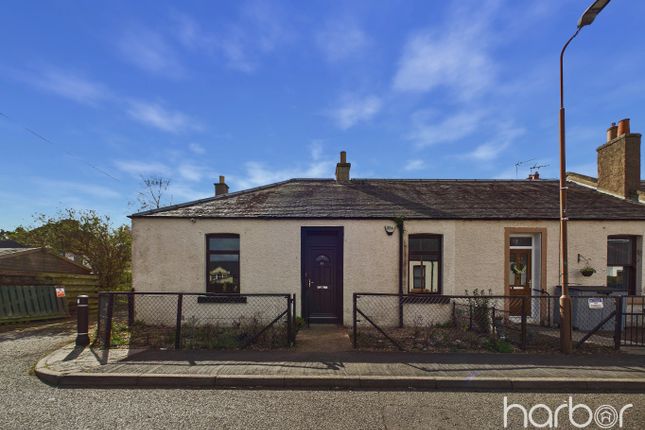 2 bed property, in Linlithgow Terrace, £165,000