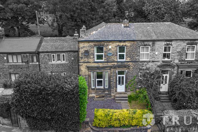 3 bed property, in Cemetery Road, £230,000