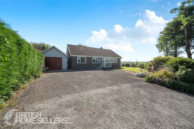 3 bed property, in Cynwyl Elfed, £300,000