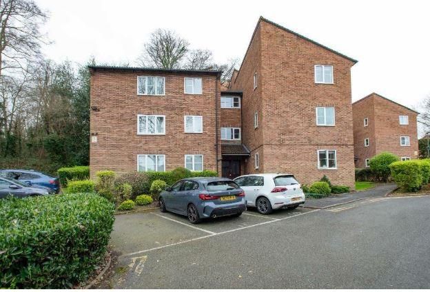 2 bed property, in Badgers Copse, £250,000