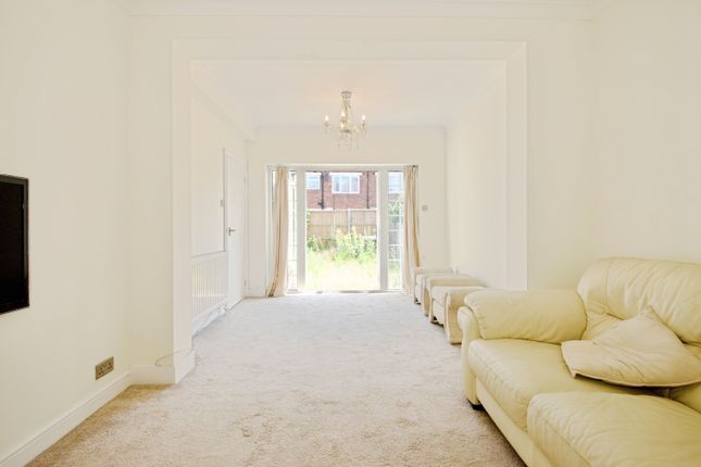 4 bed property, in Winchester Road, £550,000