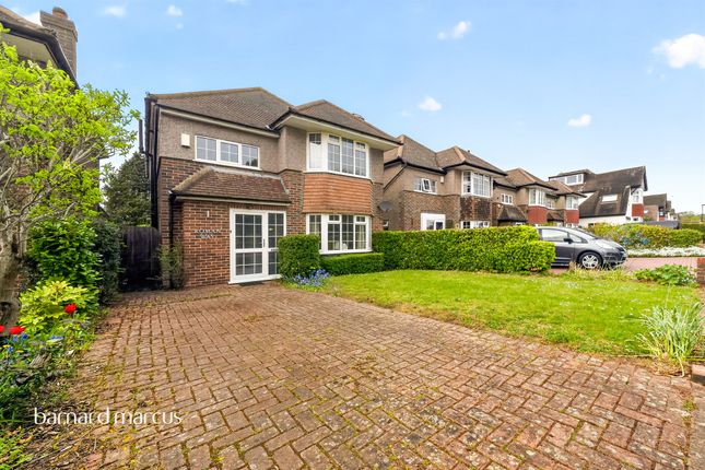 4 bed property, in Lloyd Park Avenue, £775,000