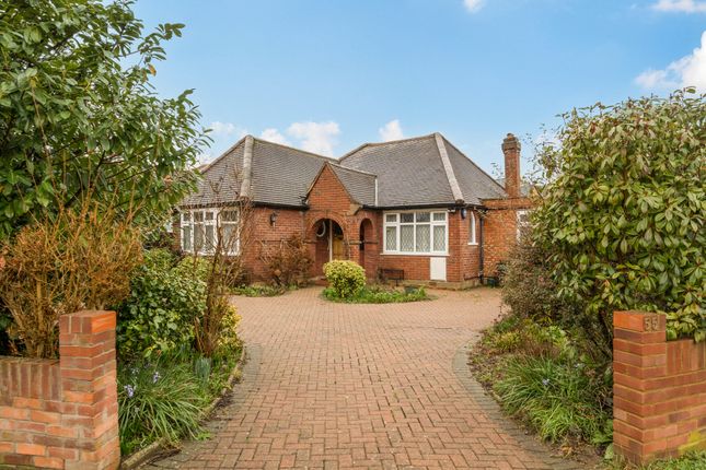 3 bed property, in The Woodlands, £840,000