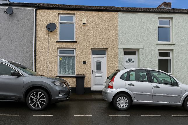 1 bed property, in Upper Edward Street, £70,000