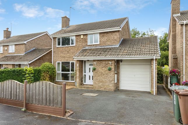 4 bed property, in Ashwood, £340,000