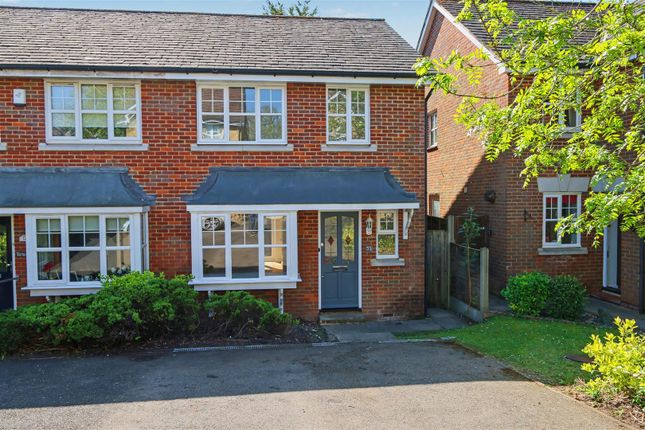 3 bed property, in Fielders Way, £529,950