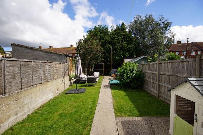 3 bed property, in Berrycroft, £260,000