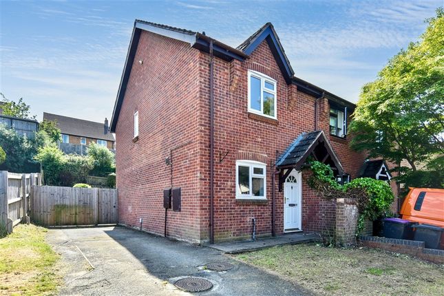 2 bed property, in Riddings Meadow, £110,000