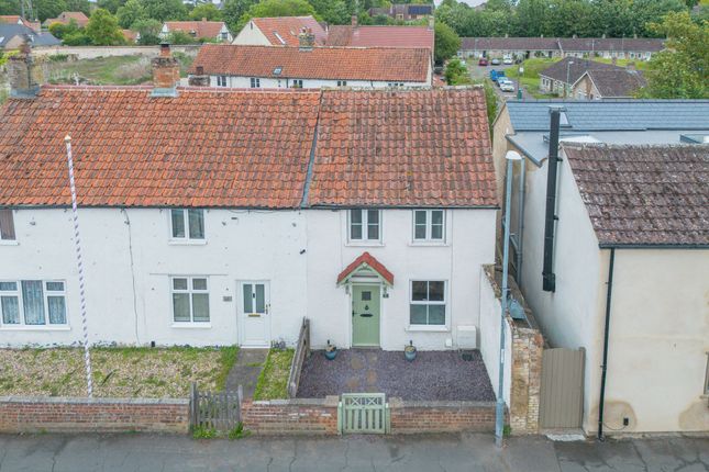 2 bed property, in Mill Street, £245,000