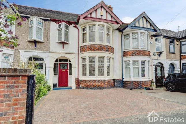 3 bed property, in Wyver Crescent, £240,000