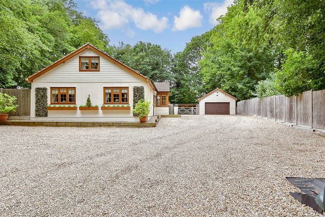5 bed property, in Lords Wood Close, £895,000