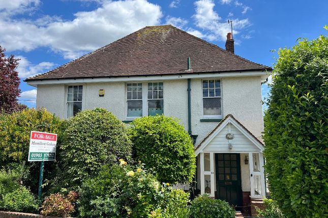 4 bed property, in Goring Road, £800,000