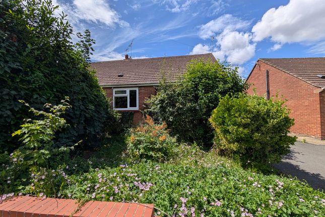 2 bed property, in Poplar Grove, £295,000
