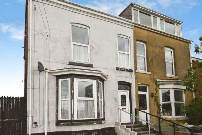 5 bed property, in Wainfleet Road, £200,000